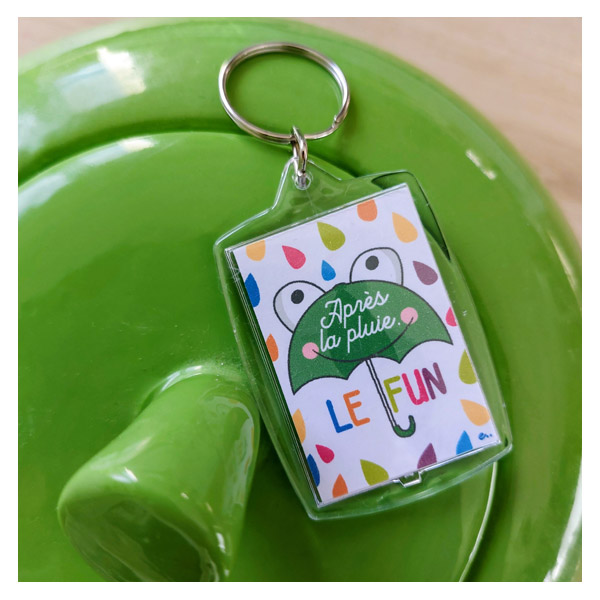 Porte-clé Après la pluie, le fun – Illustration joyeuse et positive