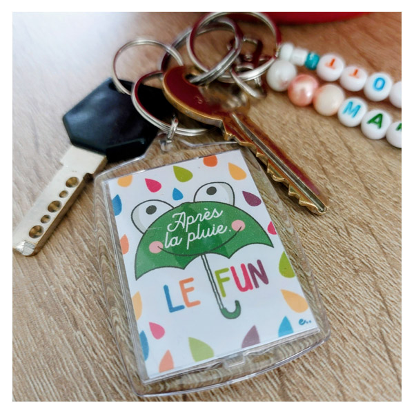 Porte-clé Après la pluie, le fun – Illustration joyeuse et positive – Image 2